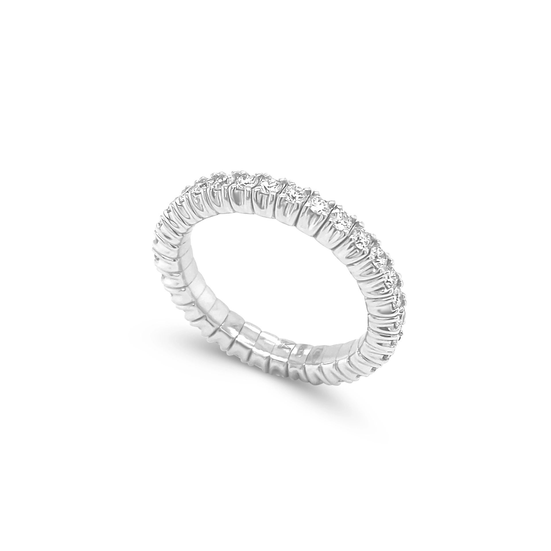 Eternity ring with adjustable size