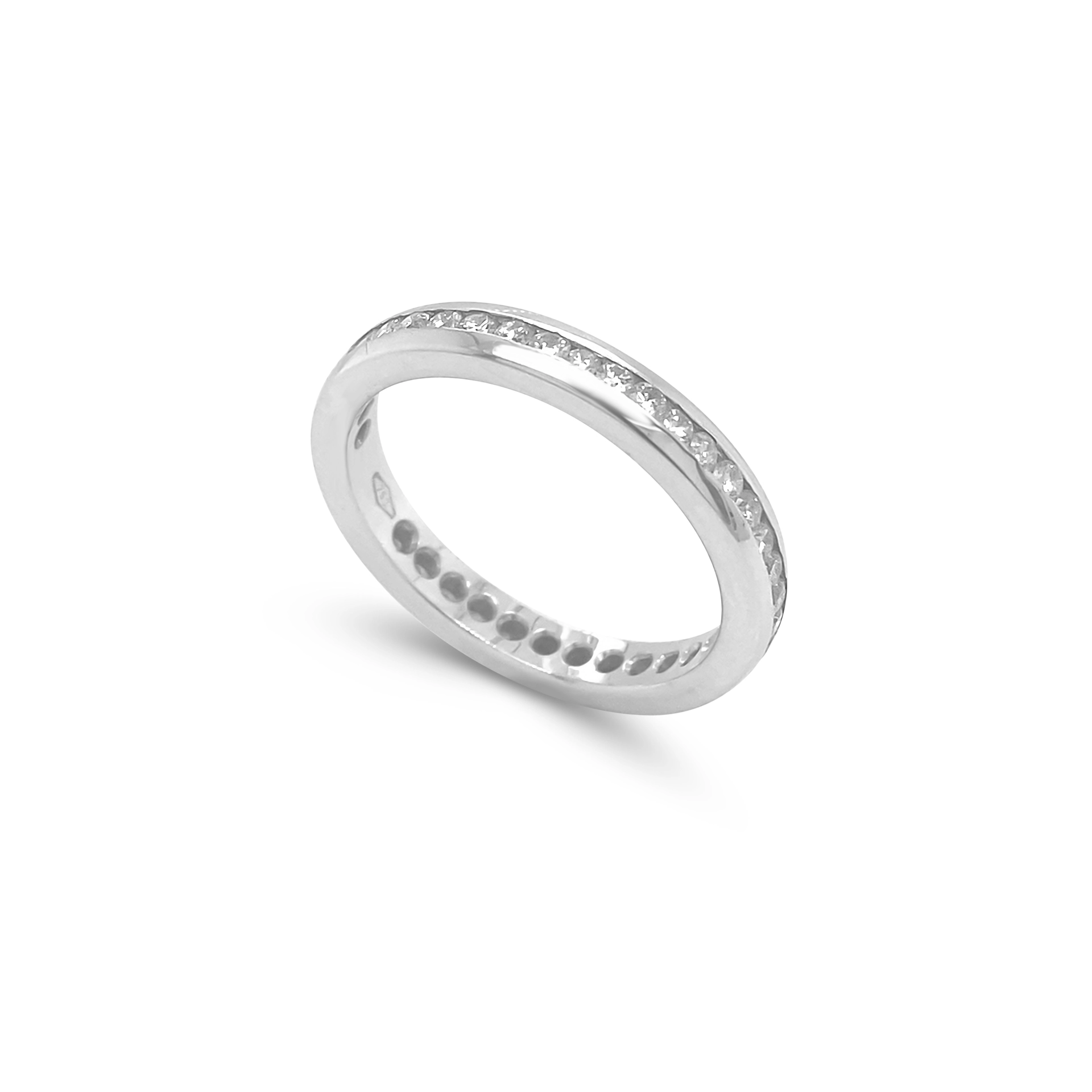 Eternity ring with diamonds 