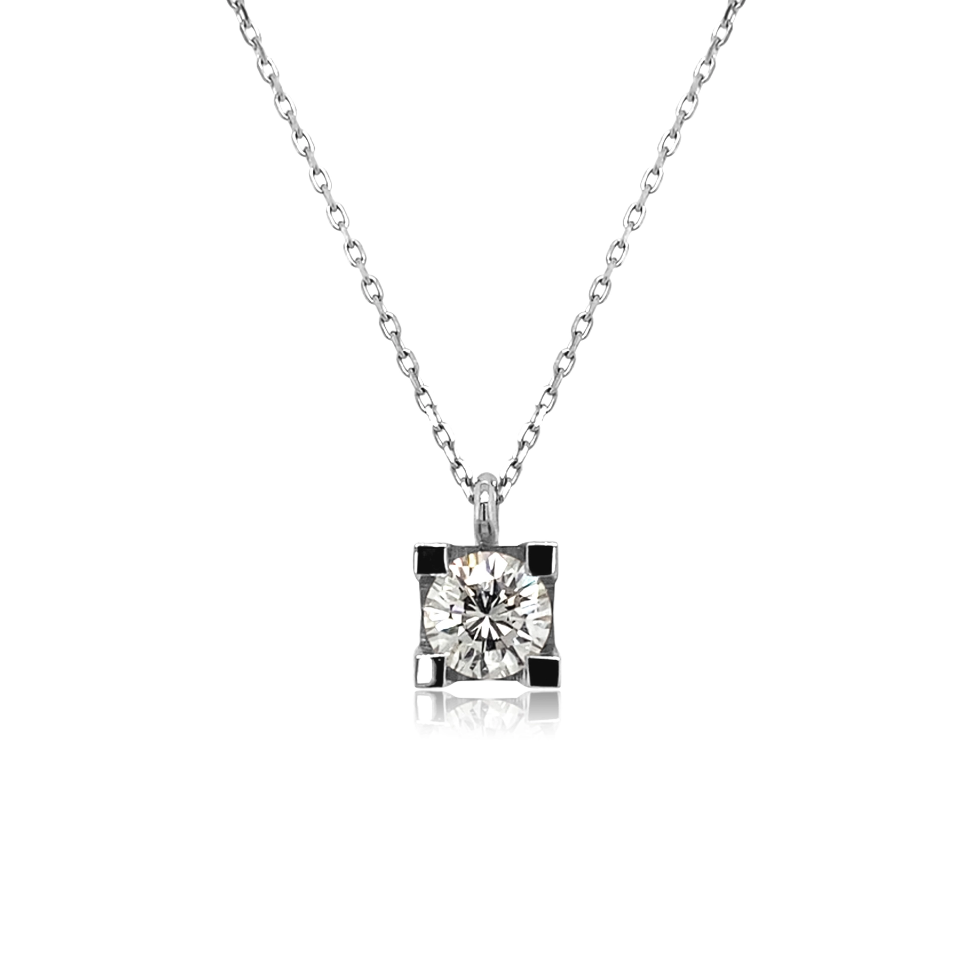 Pendant with diamond