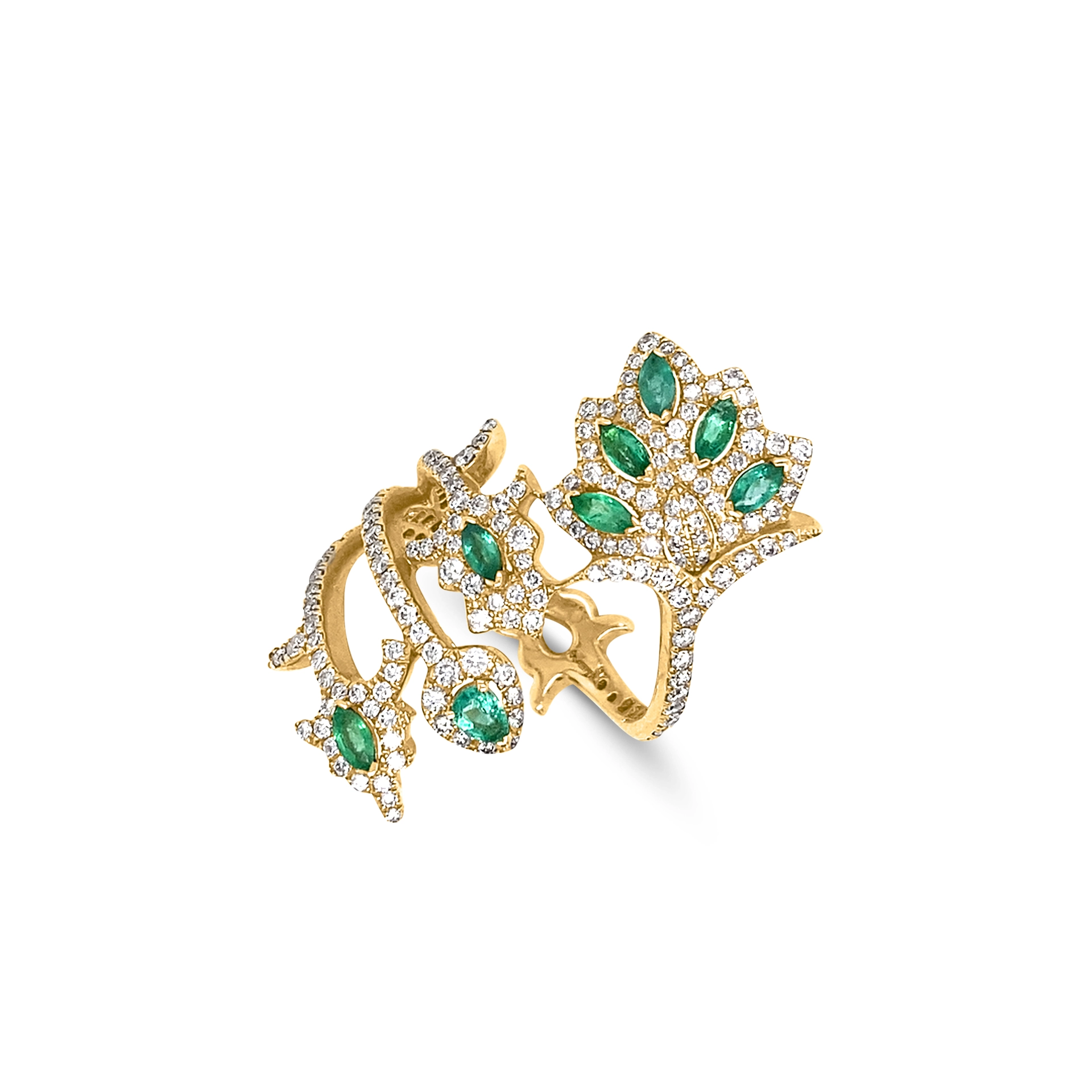 Ring with emeralds and diamonds 