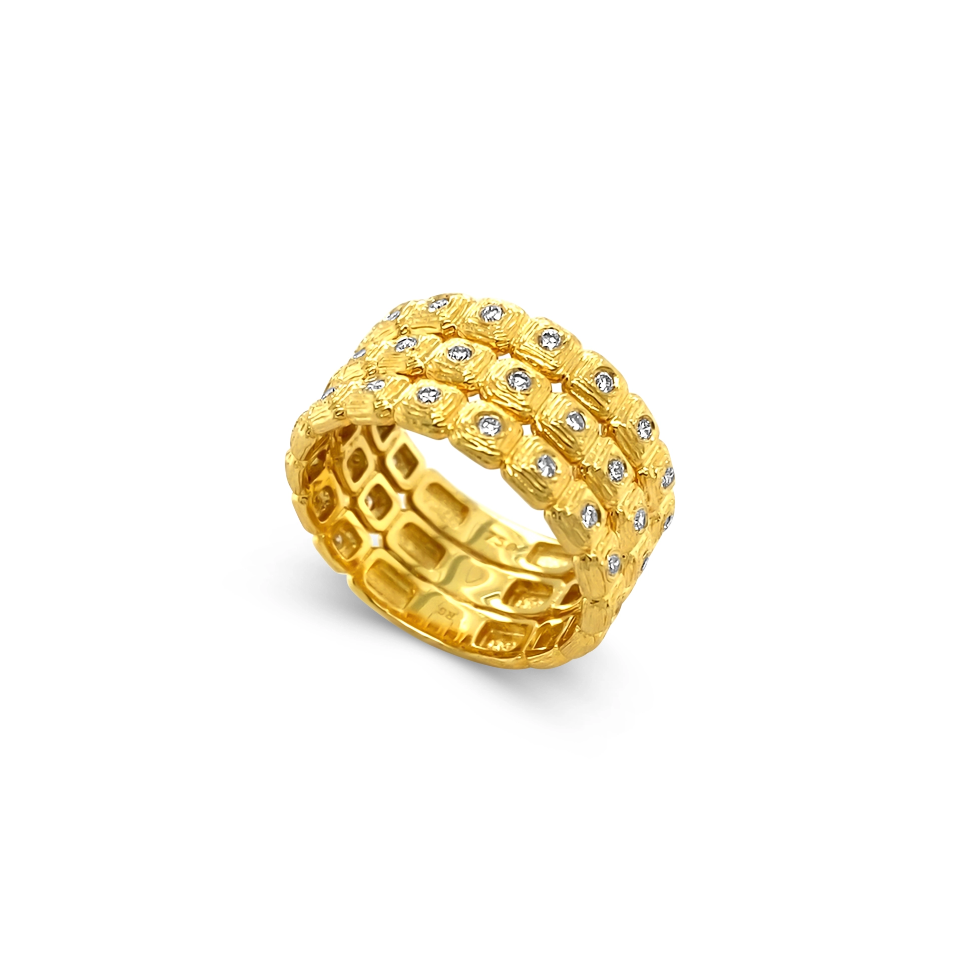 Ring with diamonds